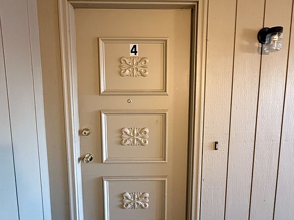 3rd image of 9625 6th Pl NE APT 4