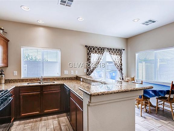3rd image of 6550 Clara Bow Ave Unit 102