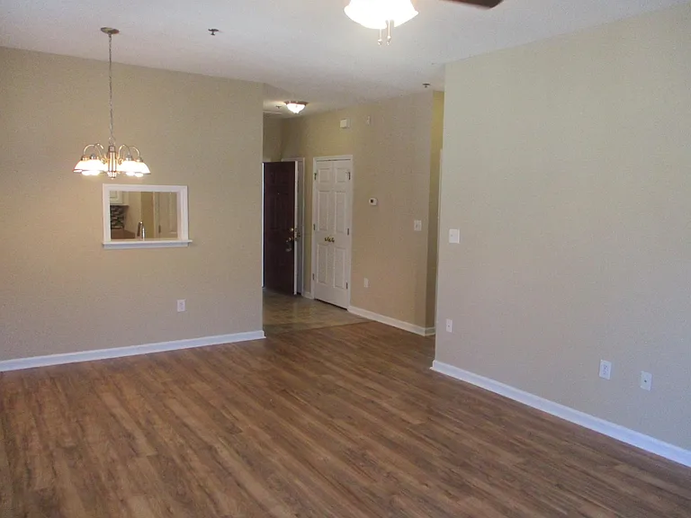2060 Cross Gate Blvd — Photo 8