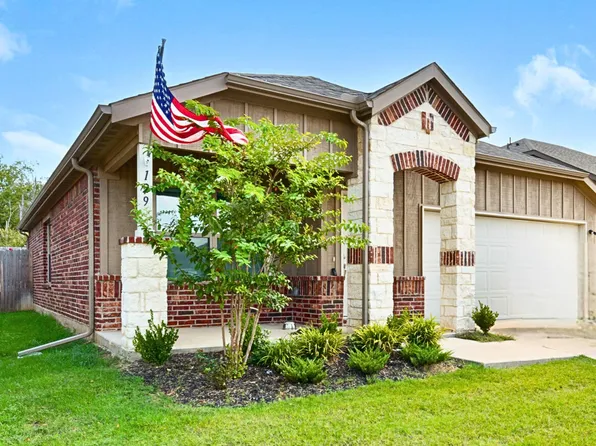 209 Fairmeade Dr, Terrell, TX 75160