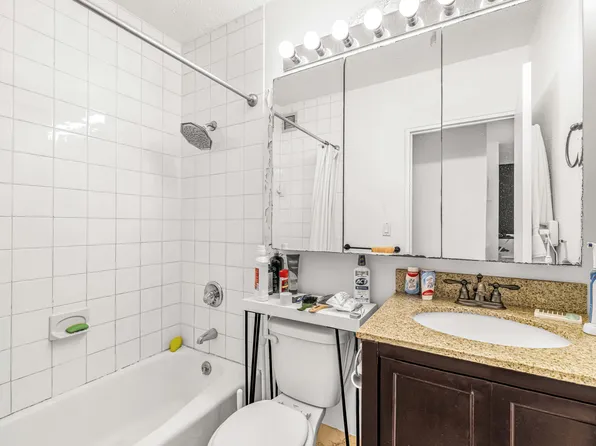 212 East 47th Street image 5 of 5