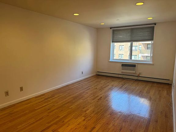 3rd image of 3614 Johnson Ave APT 3B