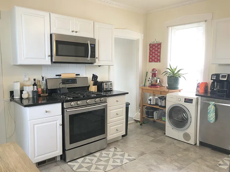 380 Highland Ave #1 — Photo 3