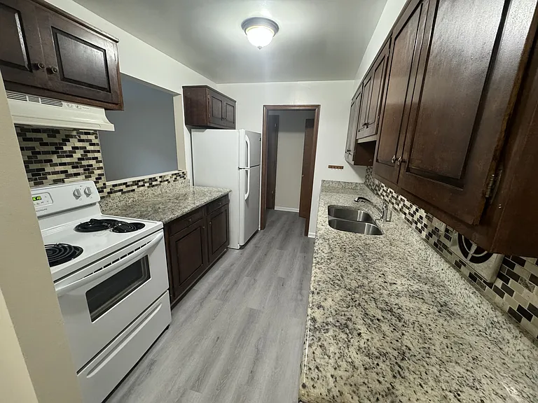765 Garland Pl #1C — Photo 4