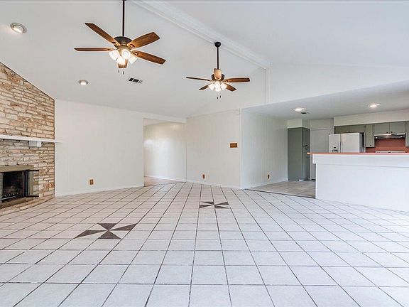 5th image of 10007 Rocking Horse Rd