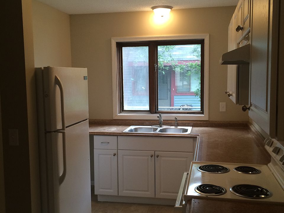 2nd image of 2435 Elliot Ave #22
