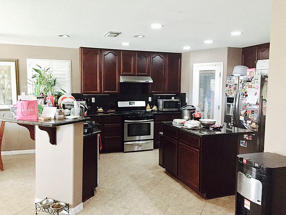 3rd image of 8492 Vista Brook Dr