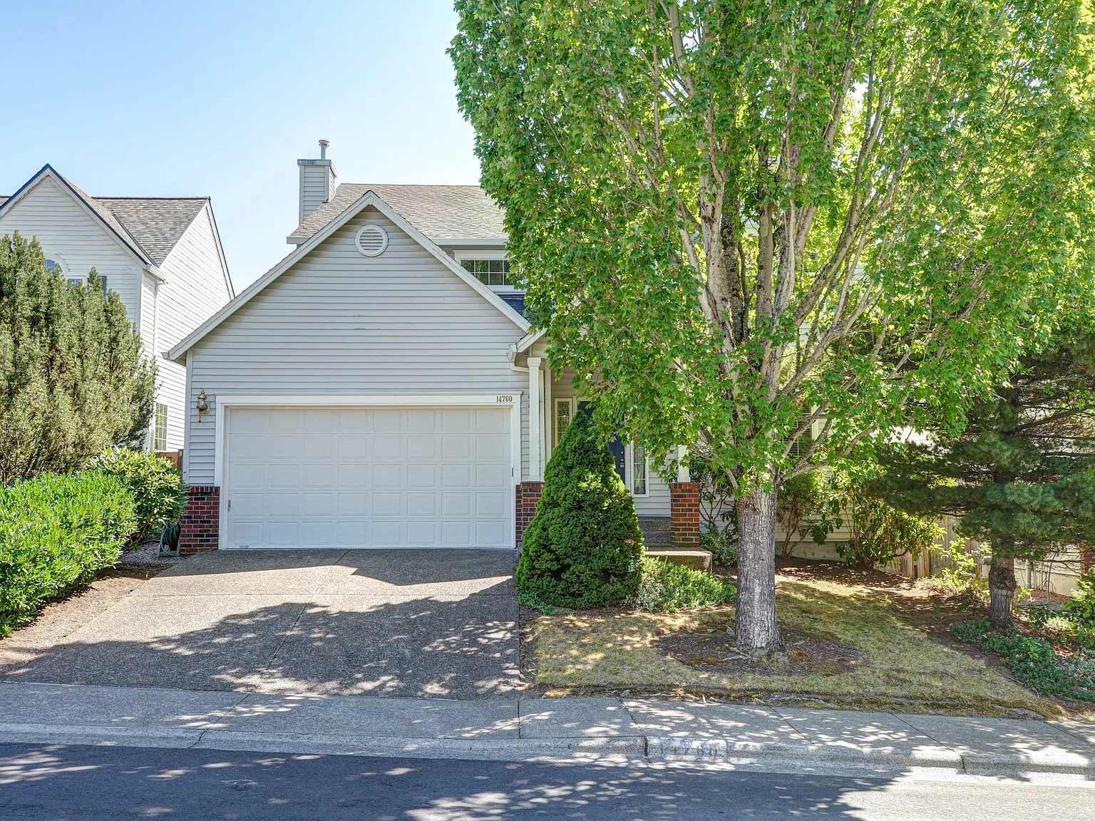 4 bed, 2.5 bath, 2695 sqft, $2,900 — Photo 1