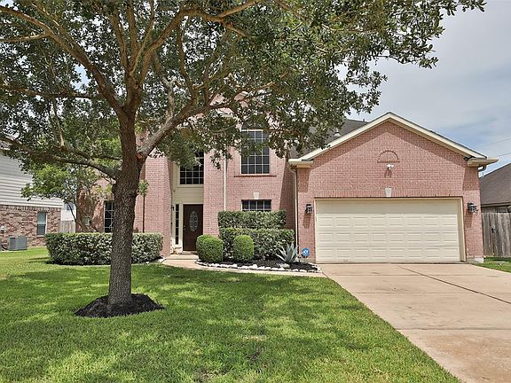 Beautiful D.R. Horton Built offers 5 Bedrooms 3 1/2 Baths, 2 Masters/Mother-in-Law Quarters + Study, Gameroom and Recent POOL all situated on a Large Wooded Lot!