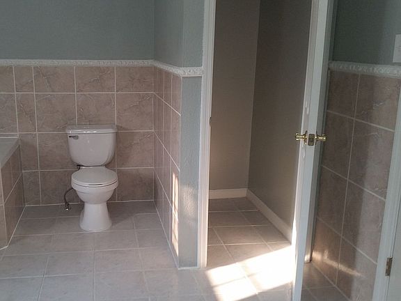 4th image of 311 Thompson Ave