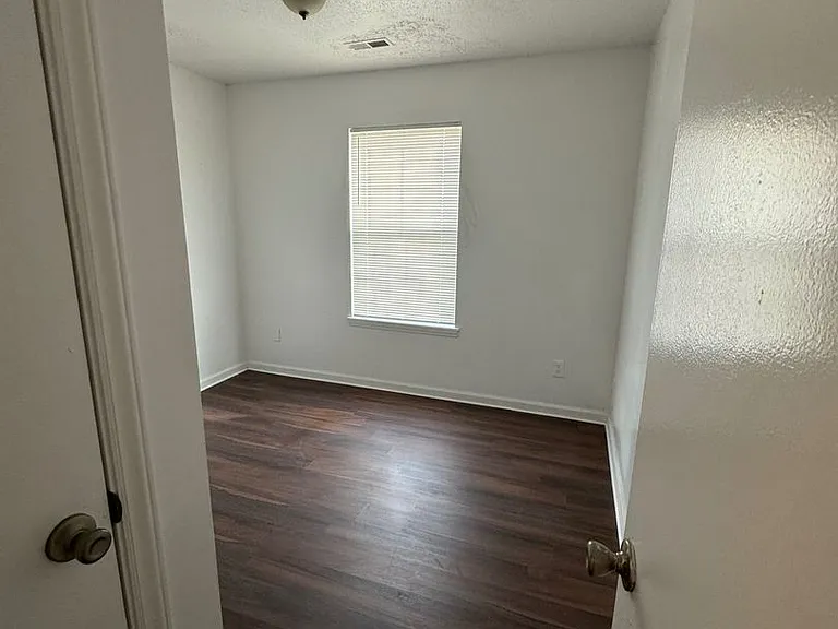 8013 Gera Emma Dr — Photo 3
