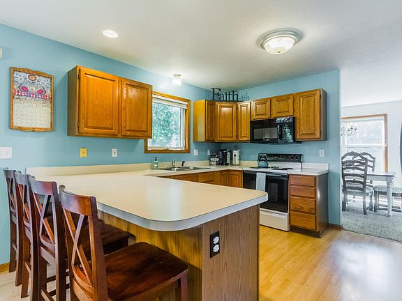 3rd image of 10570 Southfield Dr