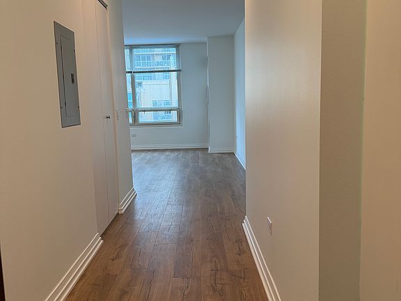 5th image of 33 W Ontario St APT 17