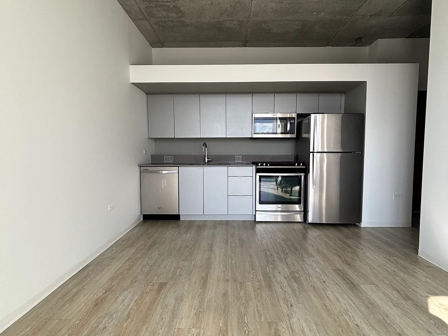 1 bed, 650 sqft, $2,425 — Photo 3