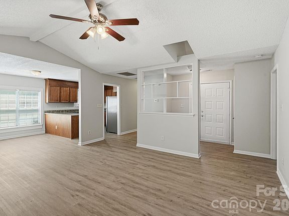 4th image of 11813 Moonridge Dr