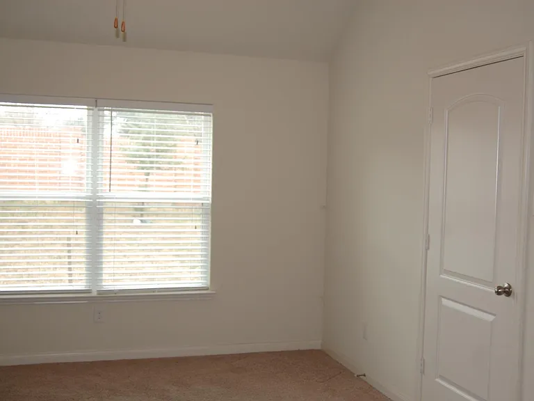 2313 Sephora Ct — Photo 8