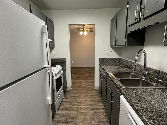 4th image of 3209-3211 E Fountain Blvd #203A