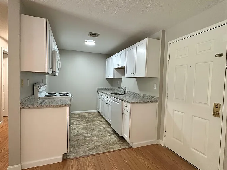 19 Blackstone Dr #1933 — Photo 2
