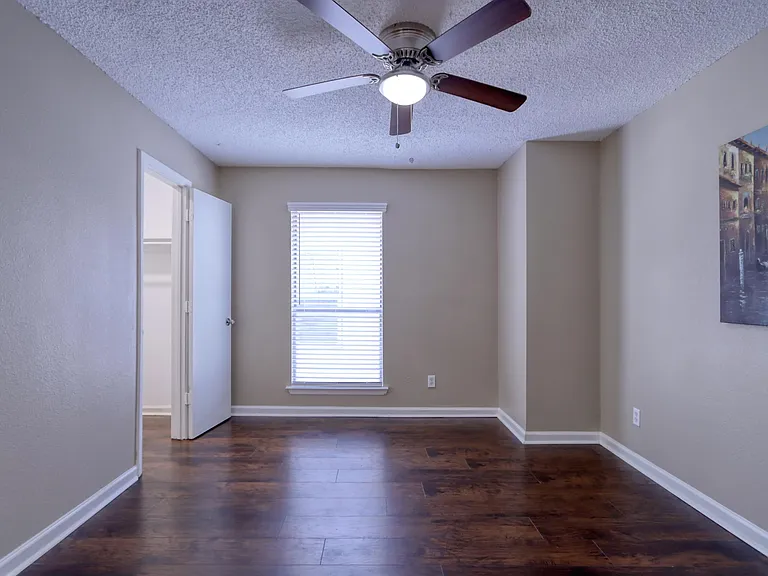 707 Harbour Town Dr #1 — Photo 23