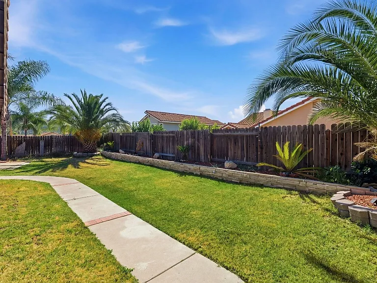 16488 Mountain St — Photo 3