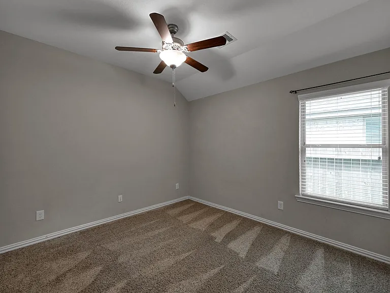 122 S Bearkat Ct — Photo 21