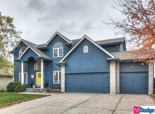 18838 Edna St, Omaha, NE 68136