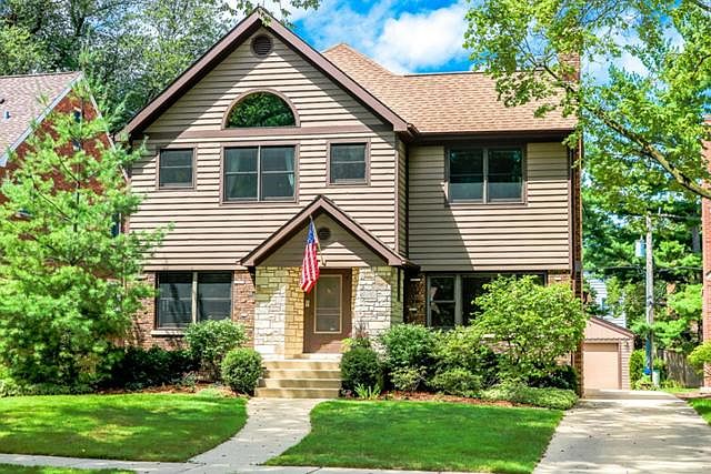 1st image of 536 Blackstone Ave