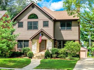 536 Blackstone Ave, La Grange, IL 60525