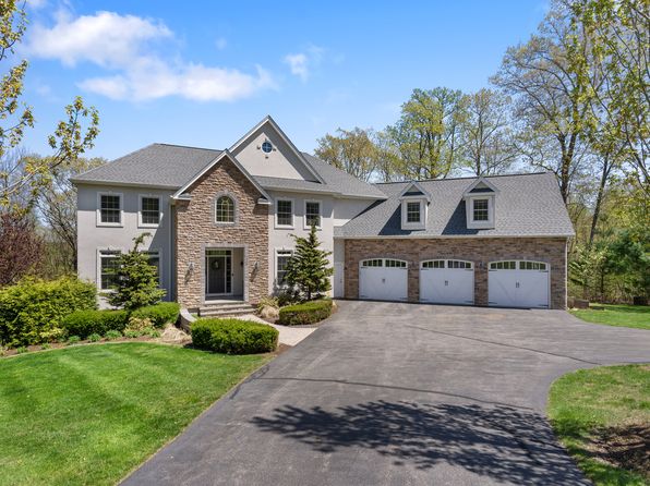 235 Country Ln, South Glastonbury, CT 06073