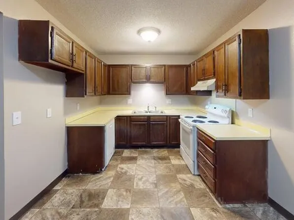 409 Riverside Park Rd #4, Bismarck, ND 58504