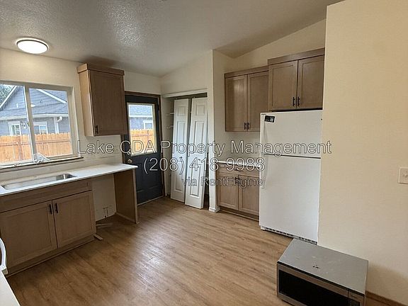3rd image of 202 N Lava Ln #B