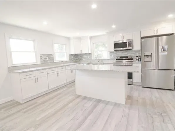 26 Range Rd, Windham, NH 03087