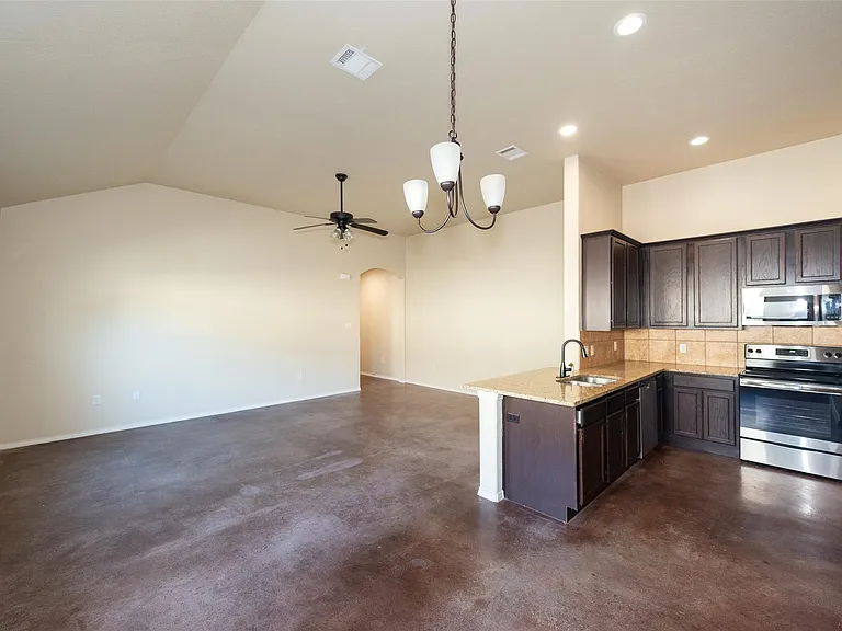 245 Joanne Loop #B — Photo 9