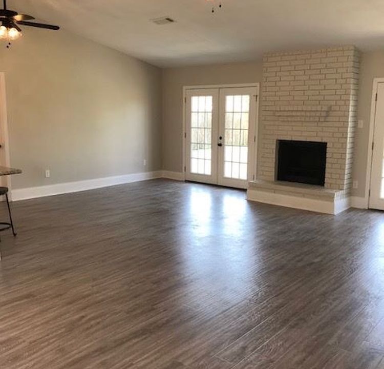 2nd image of 4936 White Oak Dr