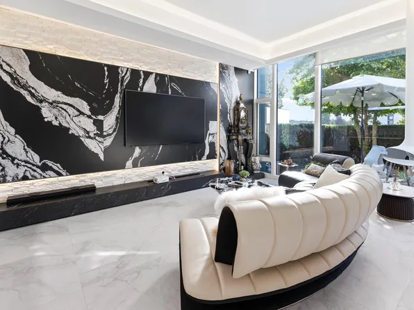 5177 Brighouse Way #207, Richmond, BC V7C 0A7