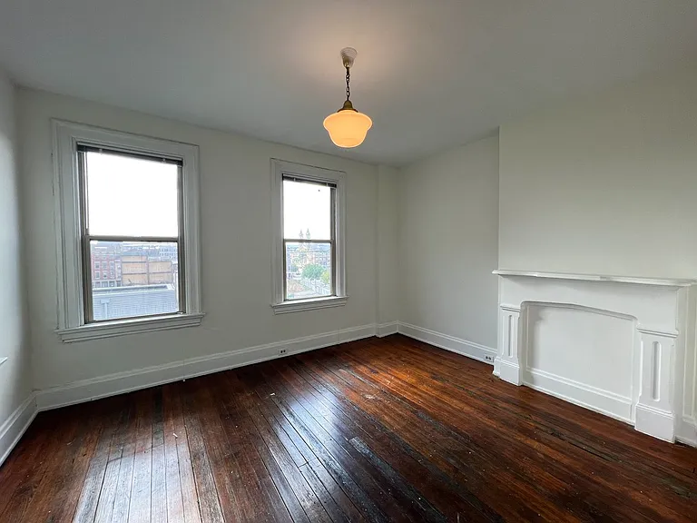 1437 Main St — Photo 5