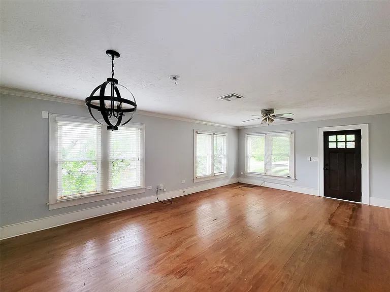 508 W Lang St — Photo 7