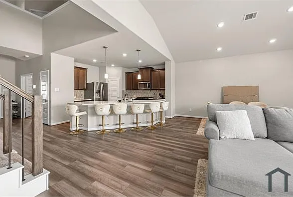 618 Ellwood Terrace Ln — Photo 9
