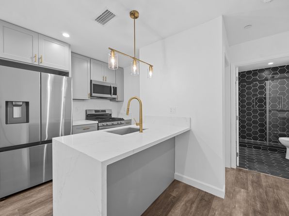 6909 Oakdale Ave #1/2