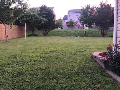 712 Gloucester Ln — Photo 4