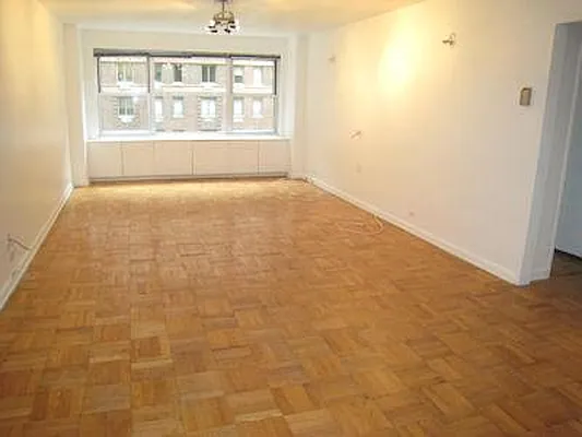 Rented by R New York | media 70