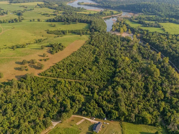 000 Trotter Road, Protem, MO 65733