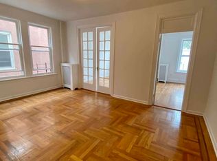 24-54 27th St #2B, Astoria, NY 11102