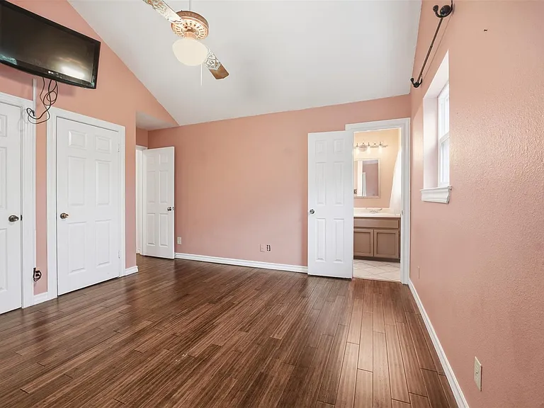 1104 Franklin Dr — Photo 12