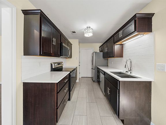 4th image of 2539 Sunscape Ln