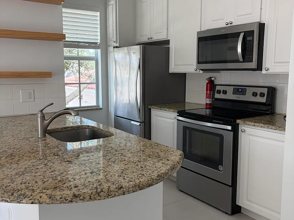 4014 Community Dr #1