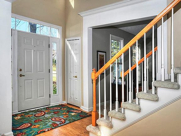 2nd image of 601 Parkside Dr