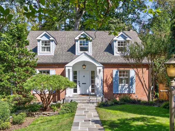 3137 Aberfoyle Pl NW, Washington, DC 20015