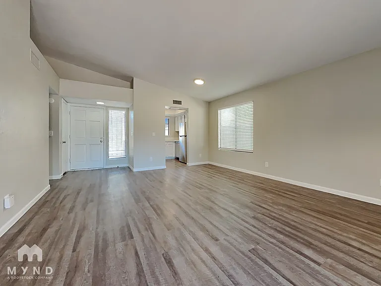 4816 W Sierra Vista Dr — Photo 6
