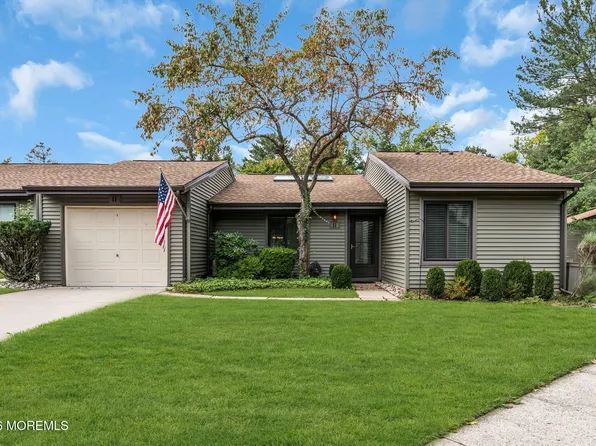 11 Auburn Ct, Red Bank, NJ 07701